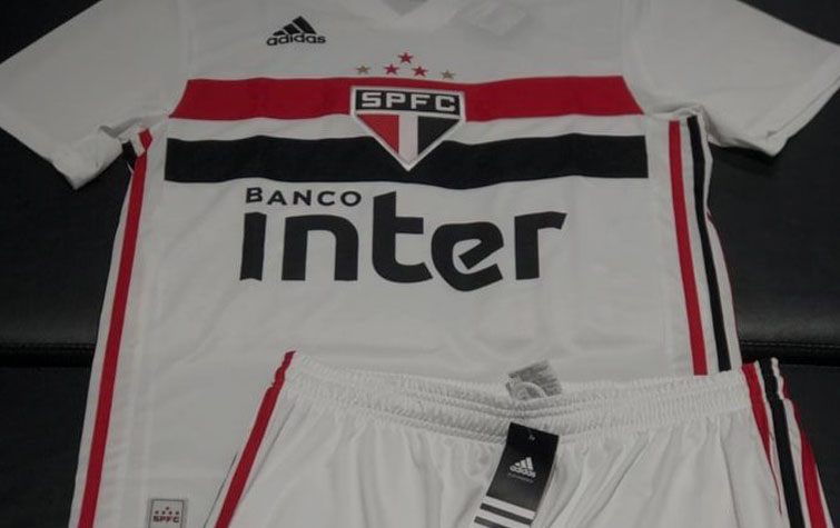 Foto do suposto novo uniforme do São Paulo vaza nas redes sociais